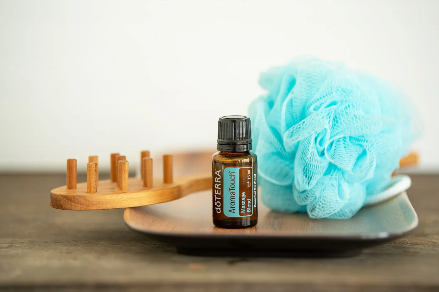 Óleo dōTERRA AromaTouch 15ml — foto estilizada